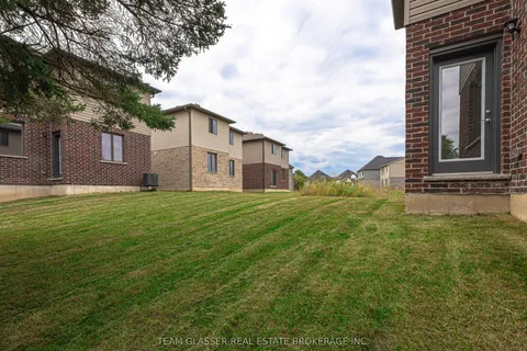 3465 ORIOLE Circle, ON N6N 1K6