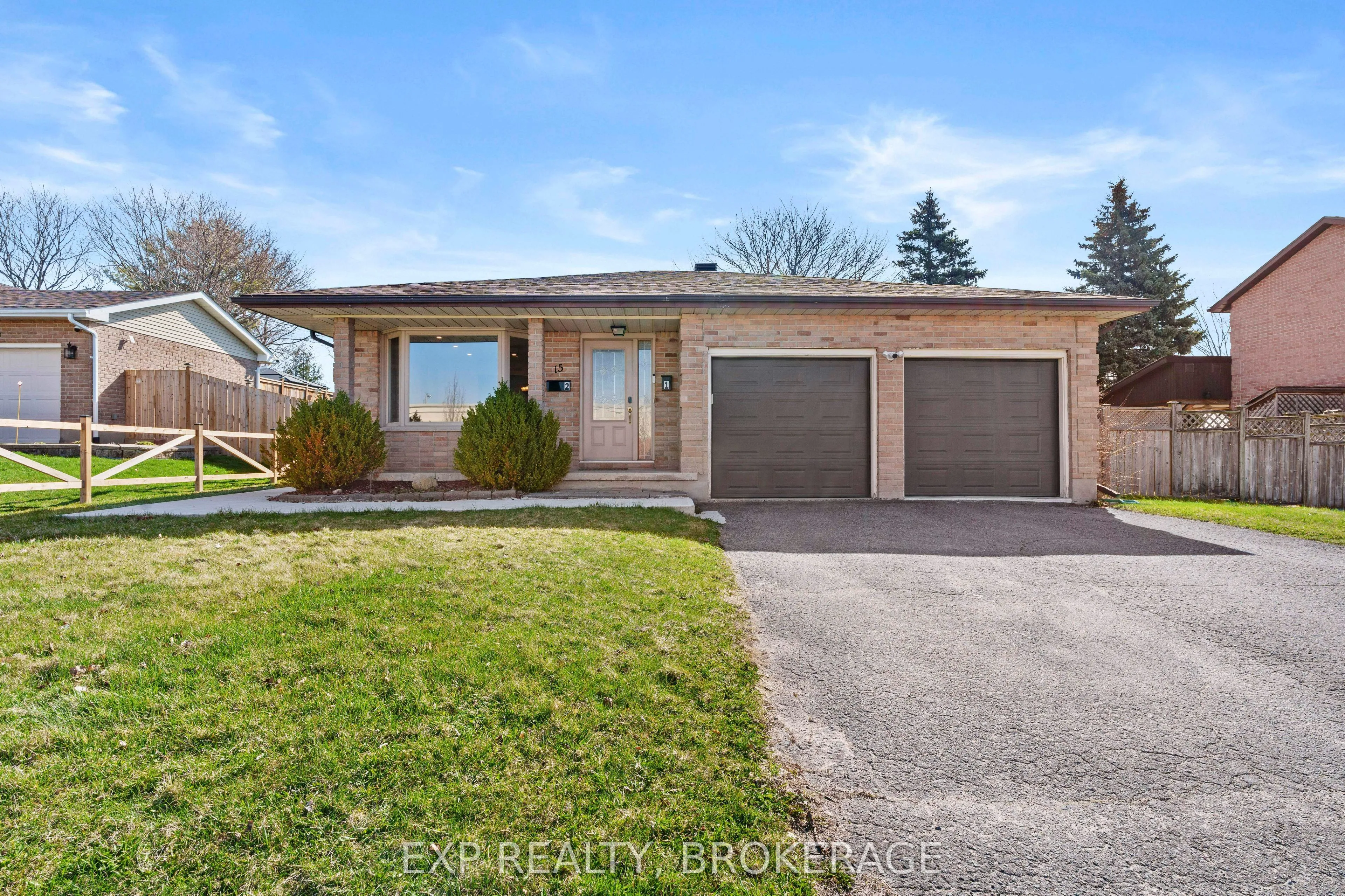 15 WINDFIELD Crescent, ON K7K 6G3