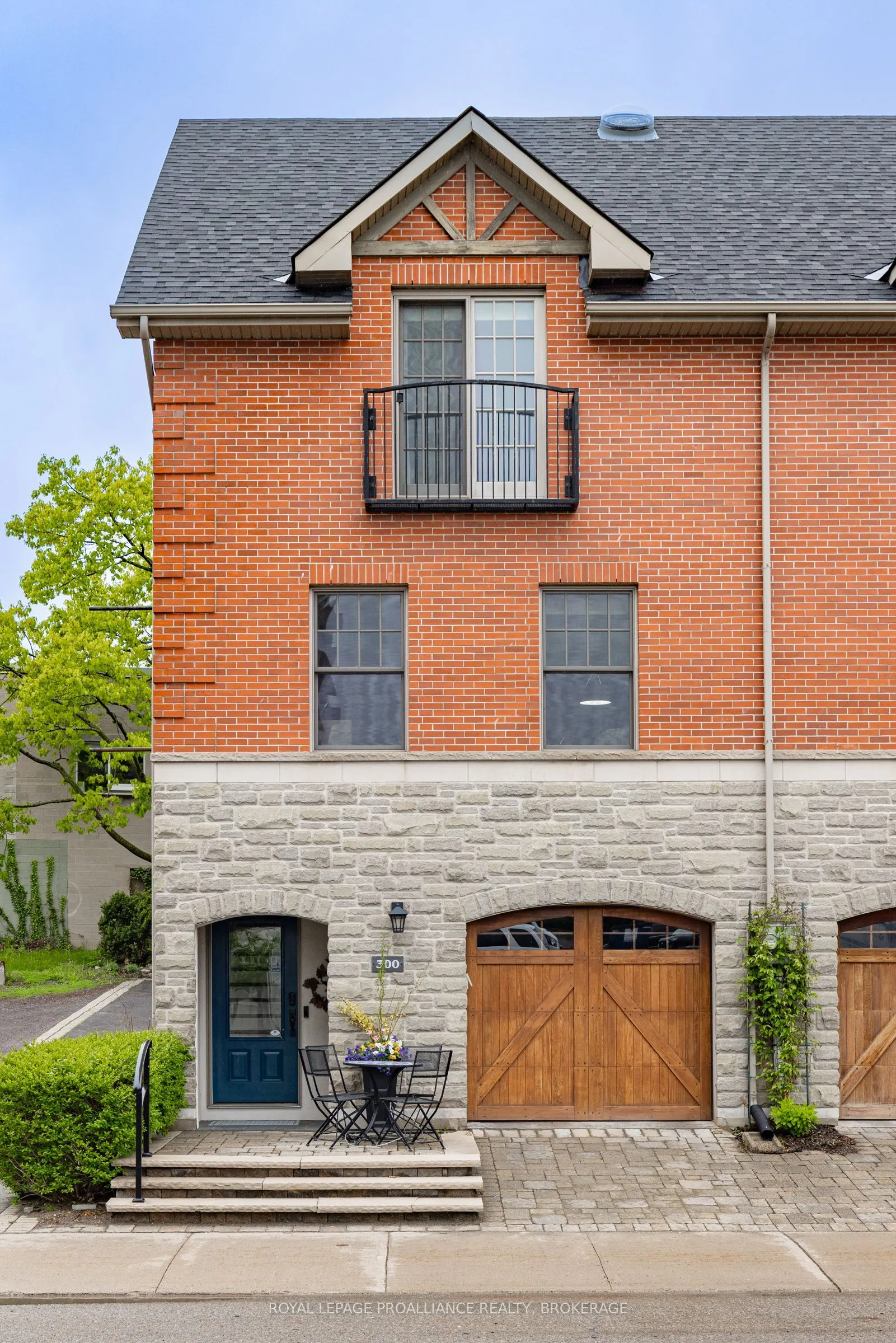 300 Wellington Street, ON K7K 2Z3