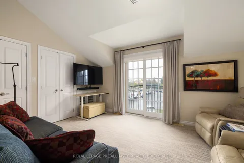 300 Wellington Street, ON K7K 2Z3