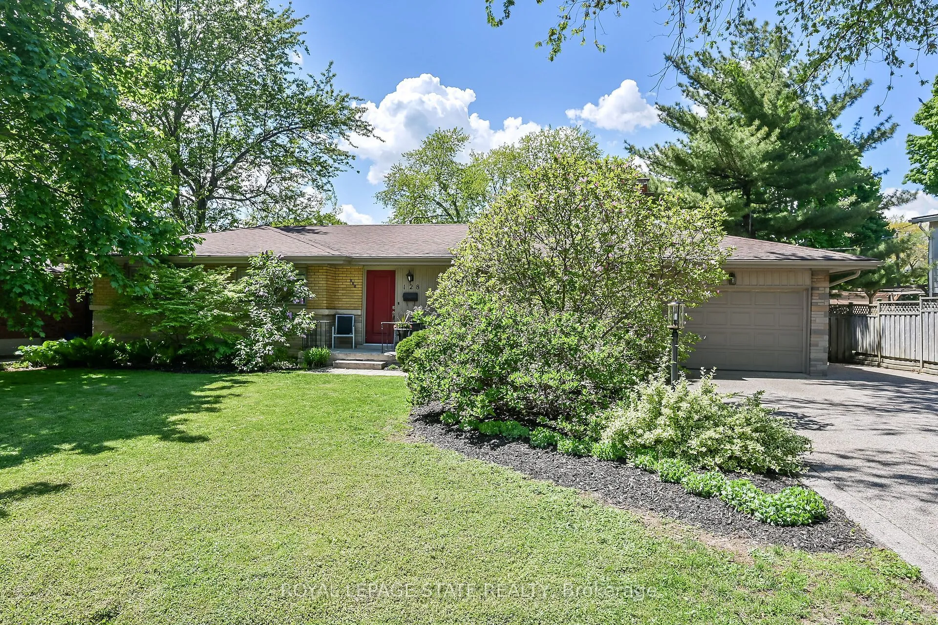 128 Oneida Boulevard, ON L9G 3C9