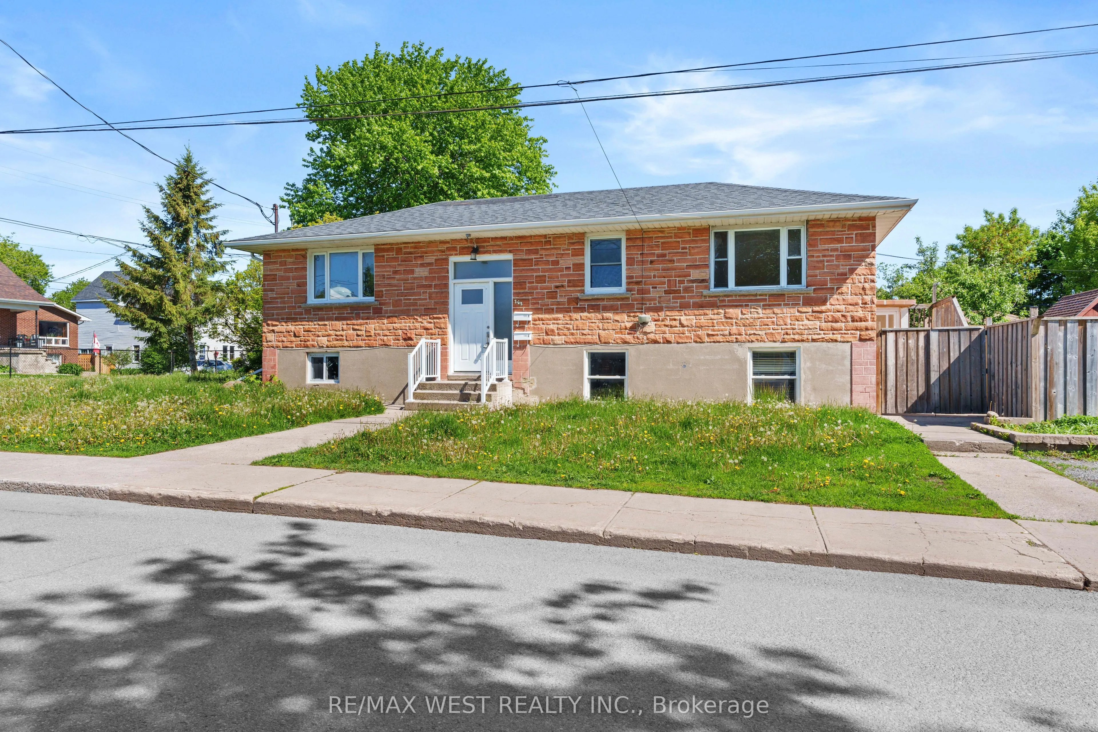 145 First Avenue, ON K7K 2H1