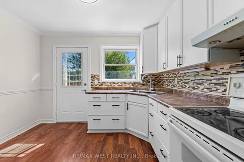 145 First Avenue, ON K7K 2H1