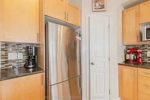 564 Remnor Avenue, ON K2T 0A5