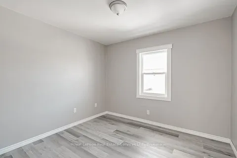 33 Rose Avenue, ON N3S 2M3