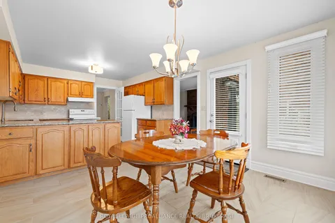 562 Sycamore Street, ON K7M 7L8
