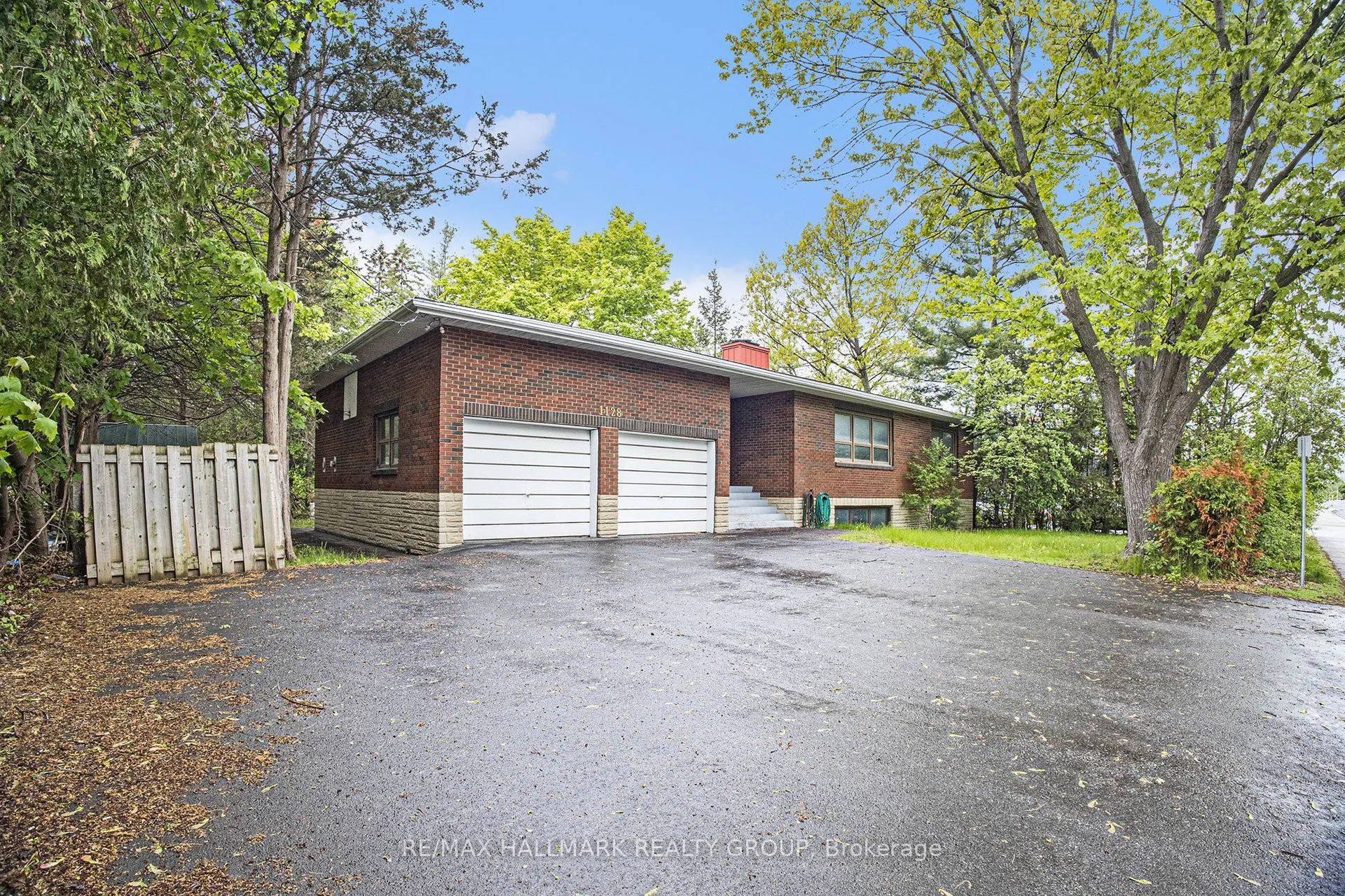 1128 Cummings Avenue, ON K1J 7R8