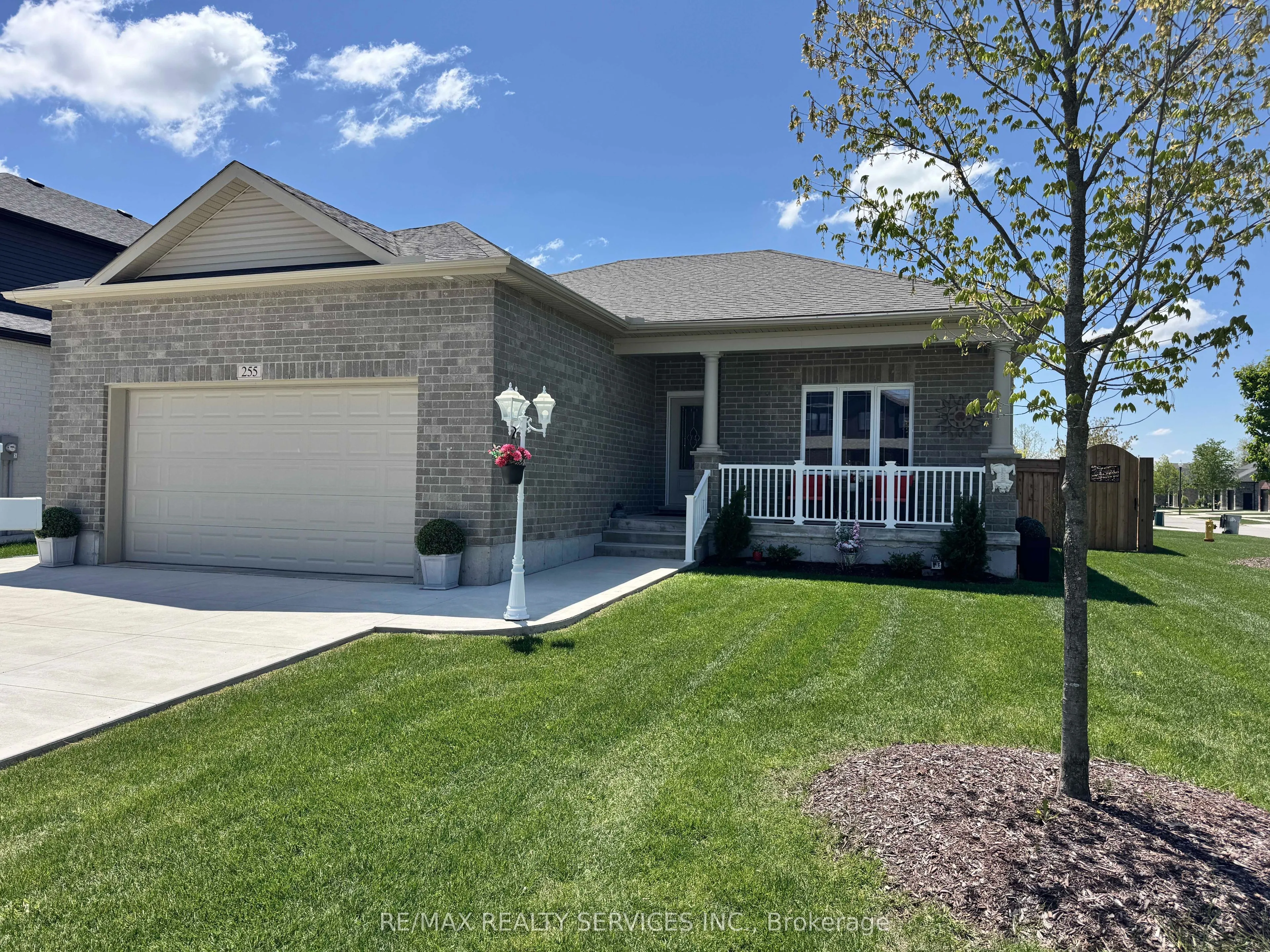 255 Rogers Road, ON N4W 0H3