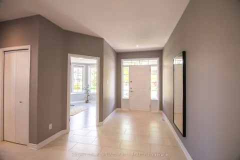 34 Keighley Circle, ON K2K 3H8