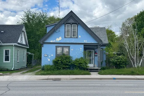 107 Adelaide Street, ON N6B 3G7