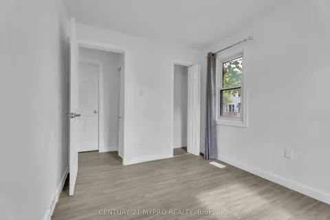 42 Irwin Street, ON N6G 1C8