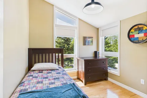 40 Eastwood Crescent, ON N2Z 2X6