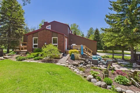 40 Eastwood Crescent, ON N2Z 2X6