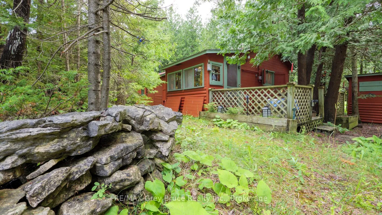 25 Pine Tree Harbour Road, ON N0H 1Z0