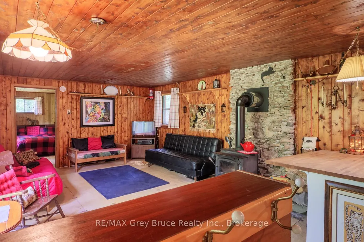 25 Pine Tree Harbour Road, ON N0H 1Z0