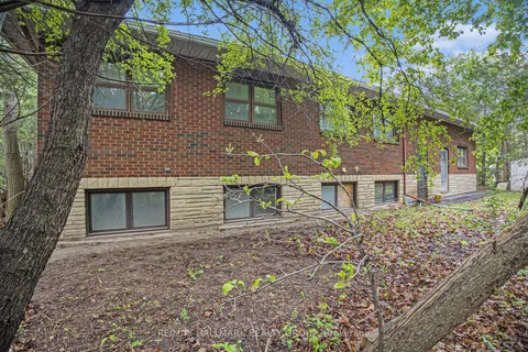 1128 Cummings Avenue, ON K1J 7R8