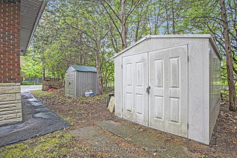 1128 Cummings Avenue, ON K1J 7R8