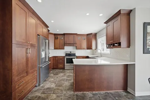 10 Maybrook Place, ON K2G 6H6