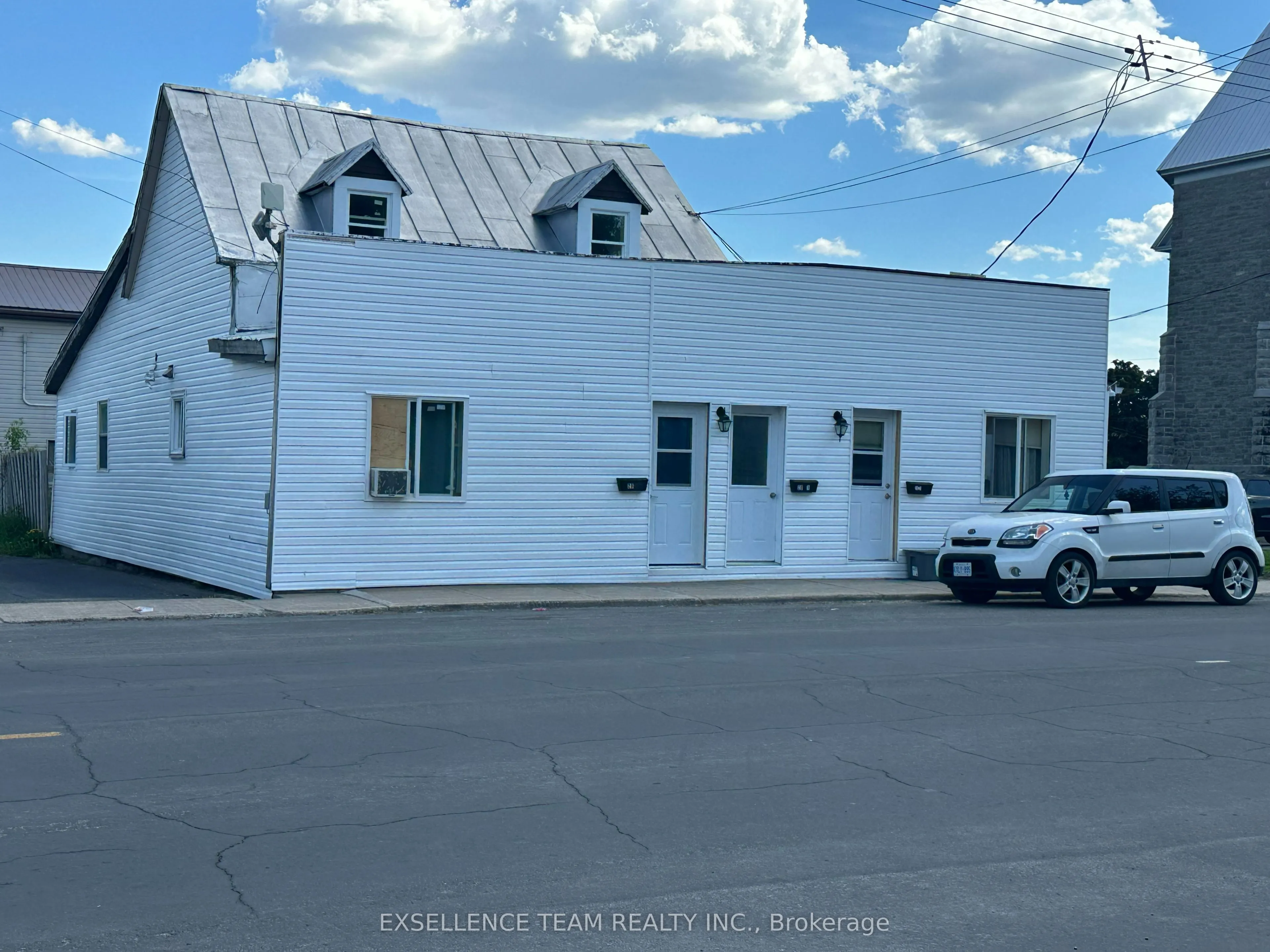 28 Lochiel Street, ON K0C 1A0
