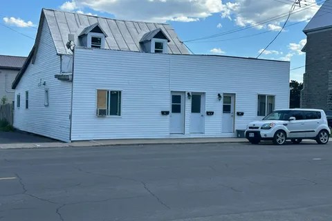 28 Lochiel Street, ON K0C 1A0