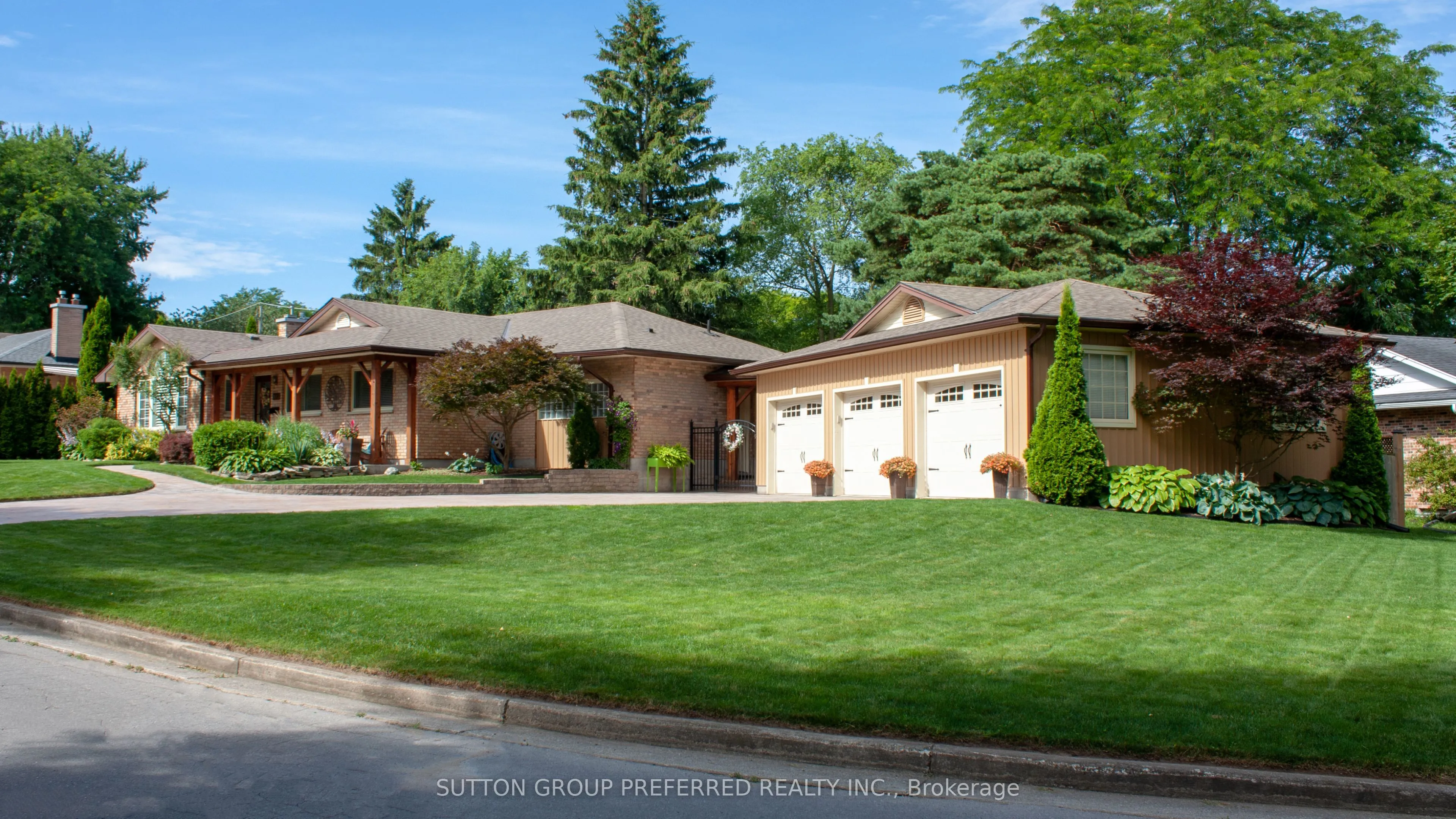 373 Willard Crescent, ON N6K 2H8