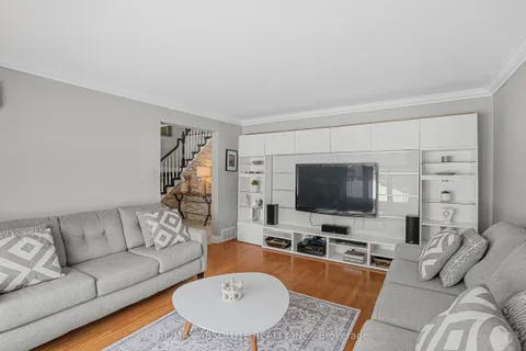 68 St Claire Avenue, ON K2G 2A4