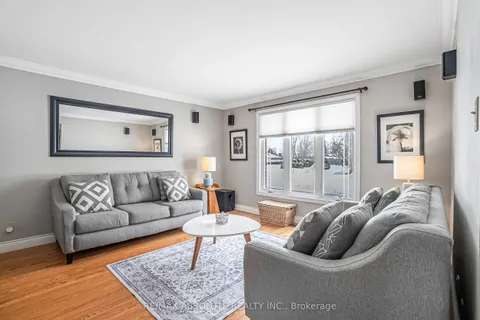 68 St Claire Avenue, ON K2G 2A4
