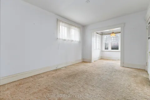 1116 Trafalgar Street, ON N5Z 1G8