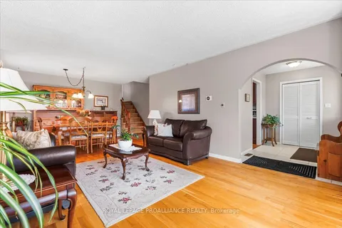 14 Briarwood Crescent, ON K8N 5J7