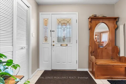 14 Briarwood Crescent, ON K8N 5J7
