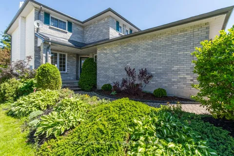 14 Sherwood Crescent, ON K8P 5G1