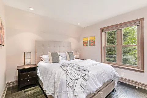 159 Snowbridge Way, ON L9Y 0V1