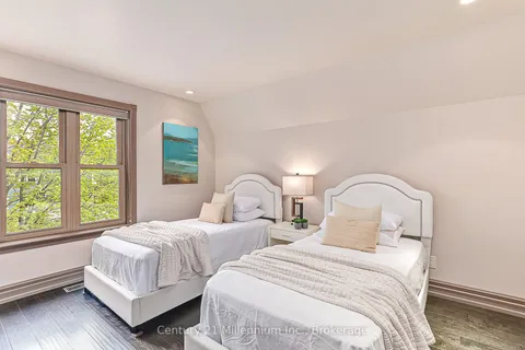 159 Snowbridge Way, ON L9Y 0V1