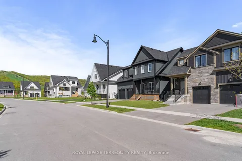 156 Sycamore Street, ON L9Y 4E4