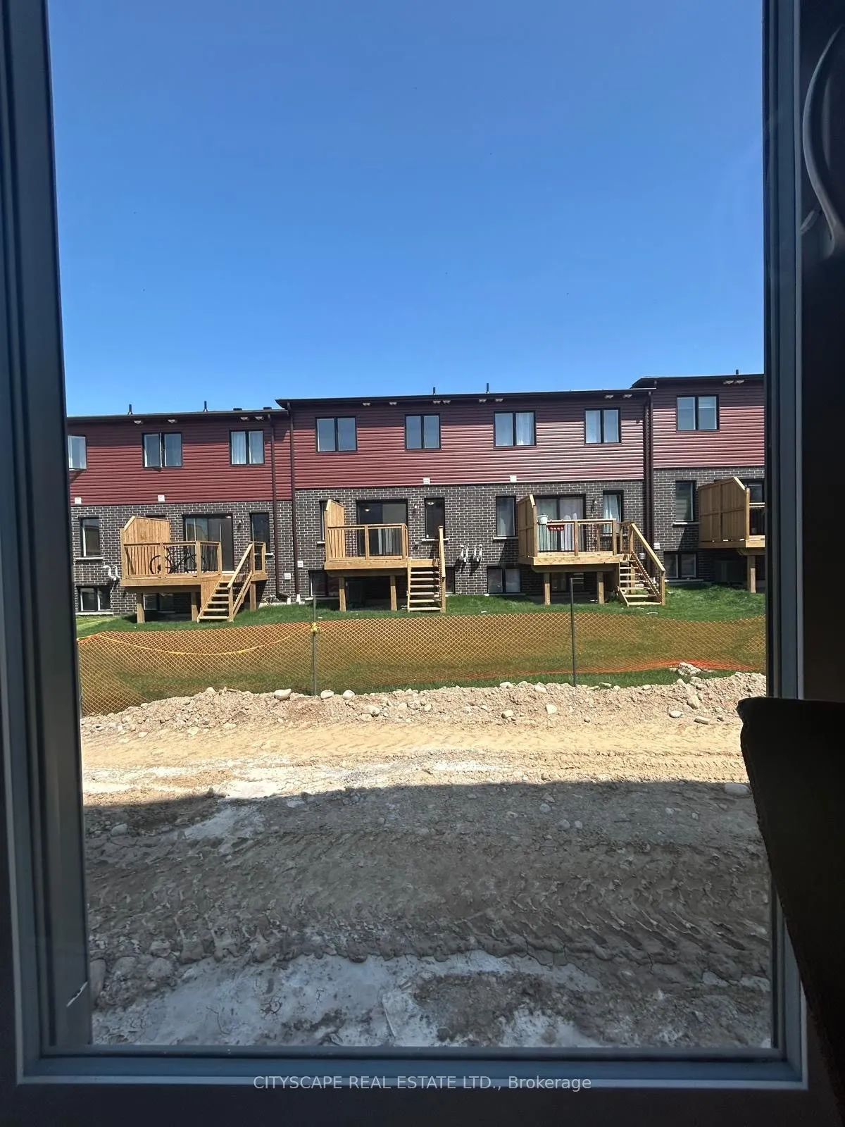 16-101C Queens Brook Crescent, ON N1R 5S3
