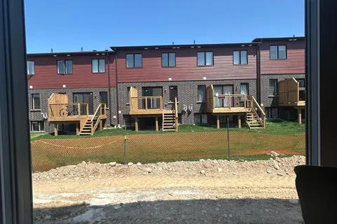 16-101C Queens Brook Crescent, ON N1R 5S3