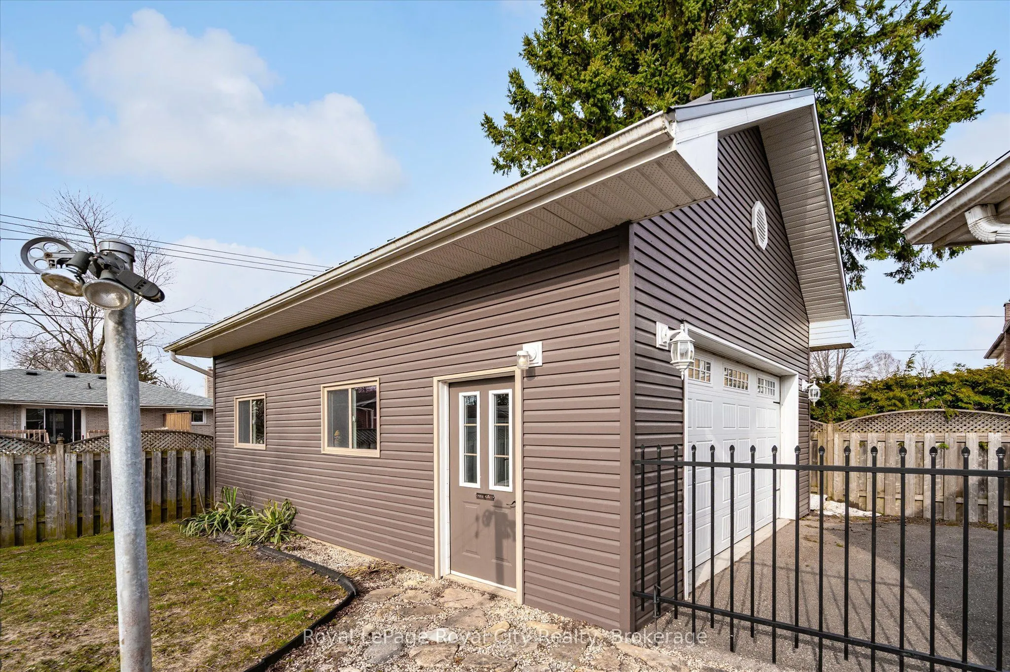 15 Wellington Drive, ON N0B 1J0