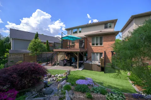 1585 Blackmaple Crescent, ON N5Y 6L7