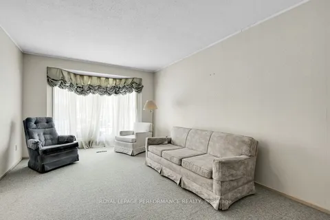 1970 Marquis Avenue, ON K1J 8J4