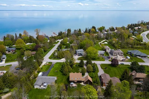 112 Algonquin Drive, ON N0M 1Y0