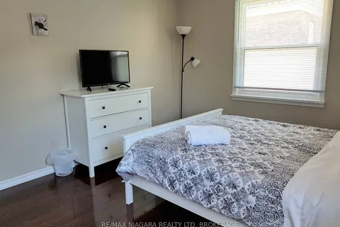 5090 Mcglashan Crescent, ON L2E 3W9