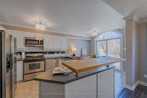6308 Sablewood Place, ON K1C 7M6