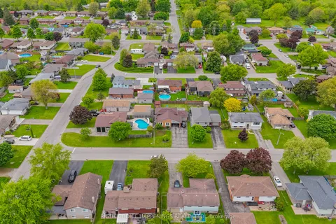 69 Elmvale Crescent, ON L3K 5X1