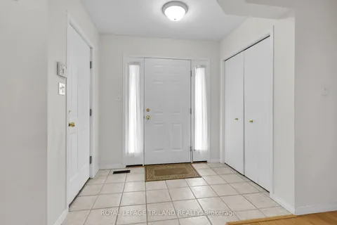 1204 Darnley Boulevard, ON N6M 1J4
