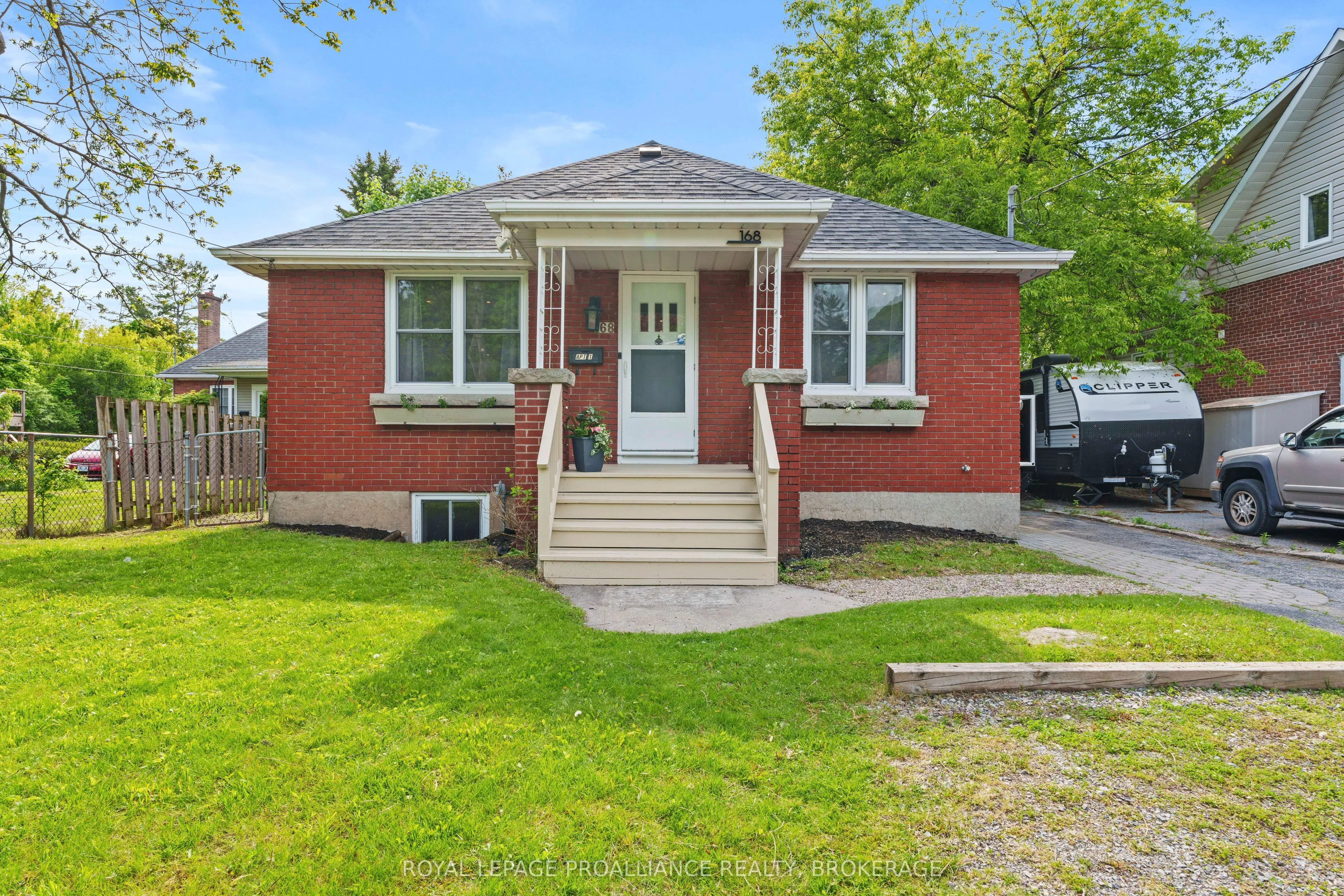 168 MacDonnell Street, ON K7L 4B8