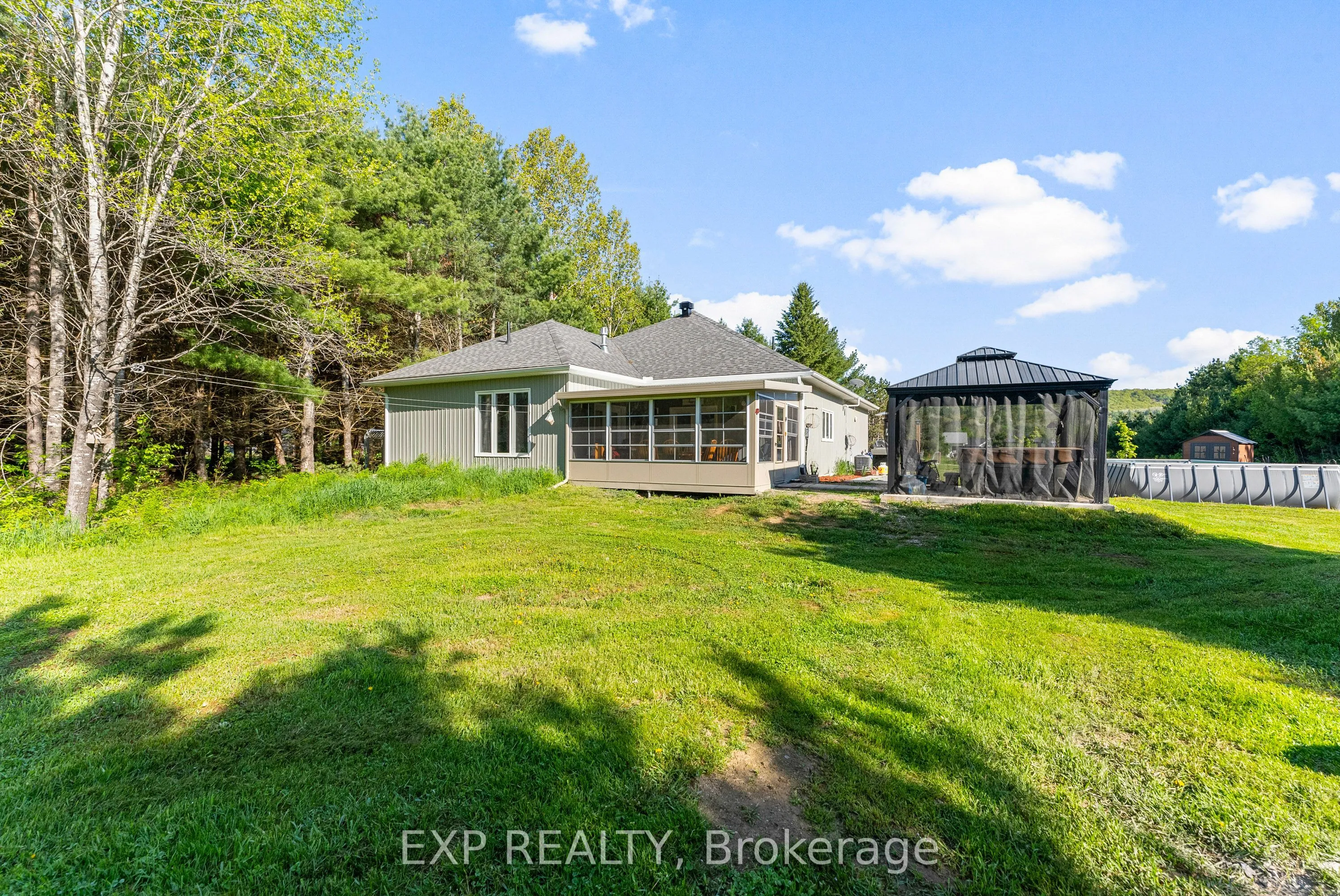 12 Eastern Avenue, ON K0J 2R0