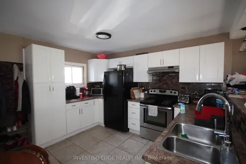 48 Bentinck Street, ON K8V 4E3