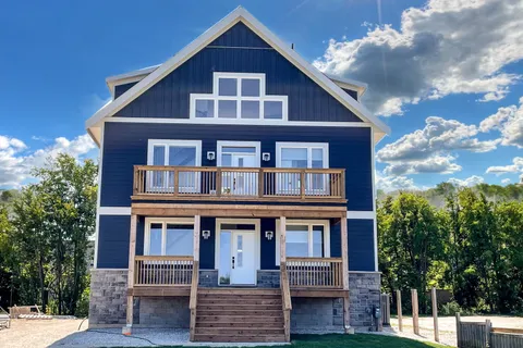 130 Arlberg Crescent, ON L9Y 0M1