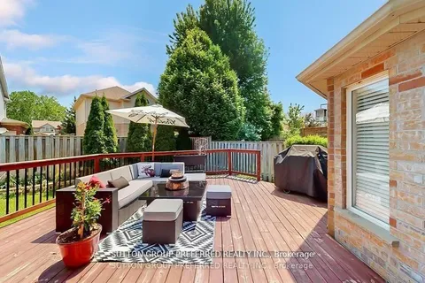 140 Rossmore Court, ON N6C 6B9
