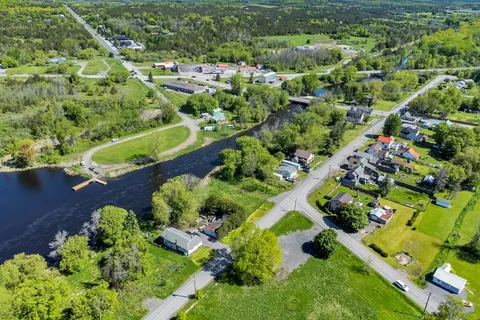 68 Queen Street, ON K0K 1X0